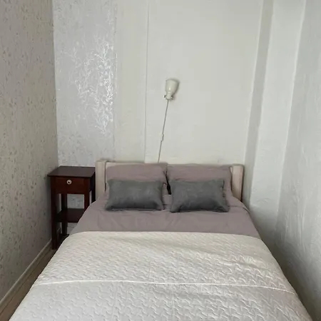 Cozy With Private Bedroom