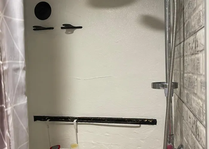 Apartamento Cozy With Private Bedroom Talin