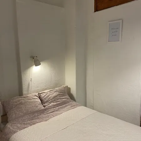 Cozy With Private Bedroom Таллин