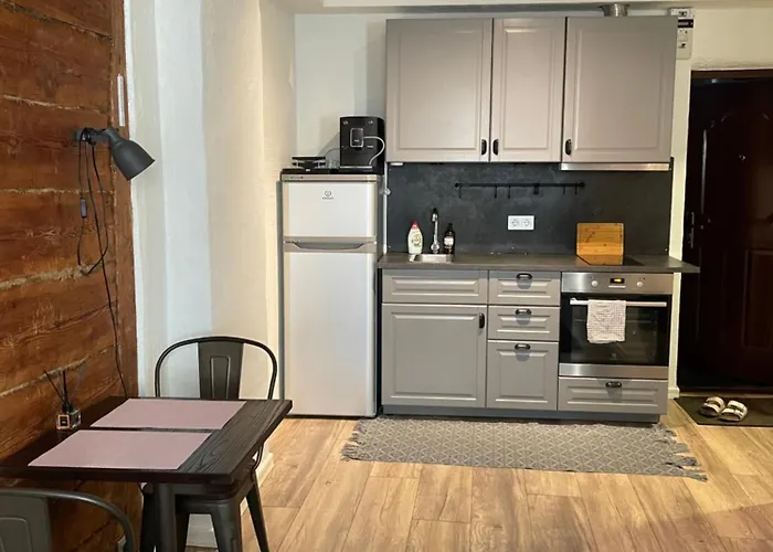 Cozy With Private Bedroom